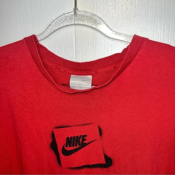 VINTAGE Gray Tag Nike Red Short Sleeve T-shirt Size Extra Lage Tee - Picture 1 of 4